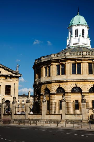 Oxford pax000005 01 superres oxford pax000005 01 superres